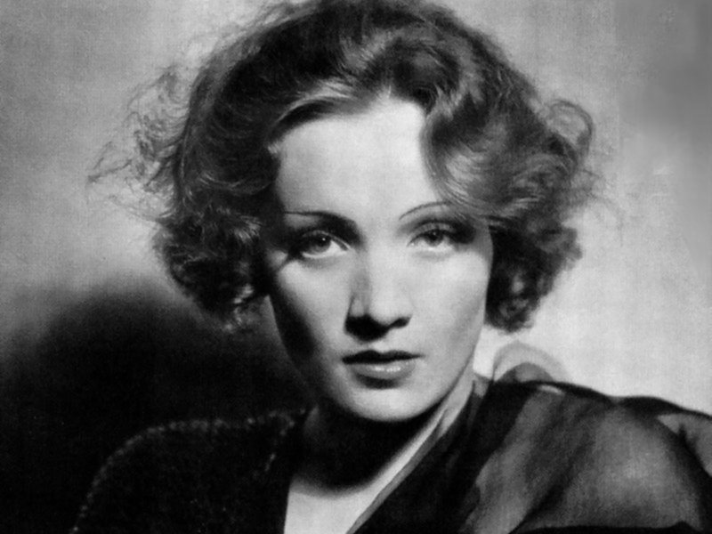 Marlene Dietrich (800x600 - 71 KB)