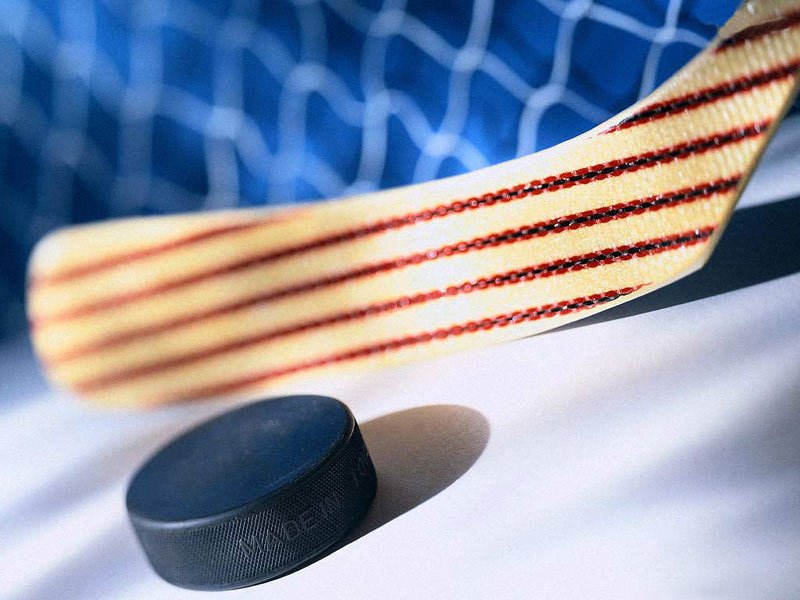 Hockey su ghiaccio (800x600 - 83 KB)